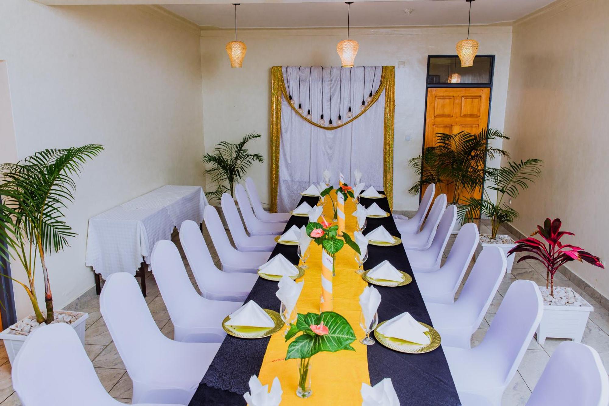 One Click Hotel Kigali Eksteriør bilde