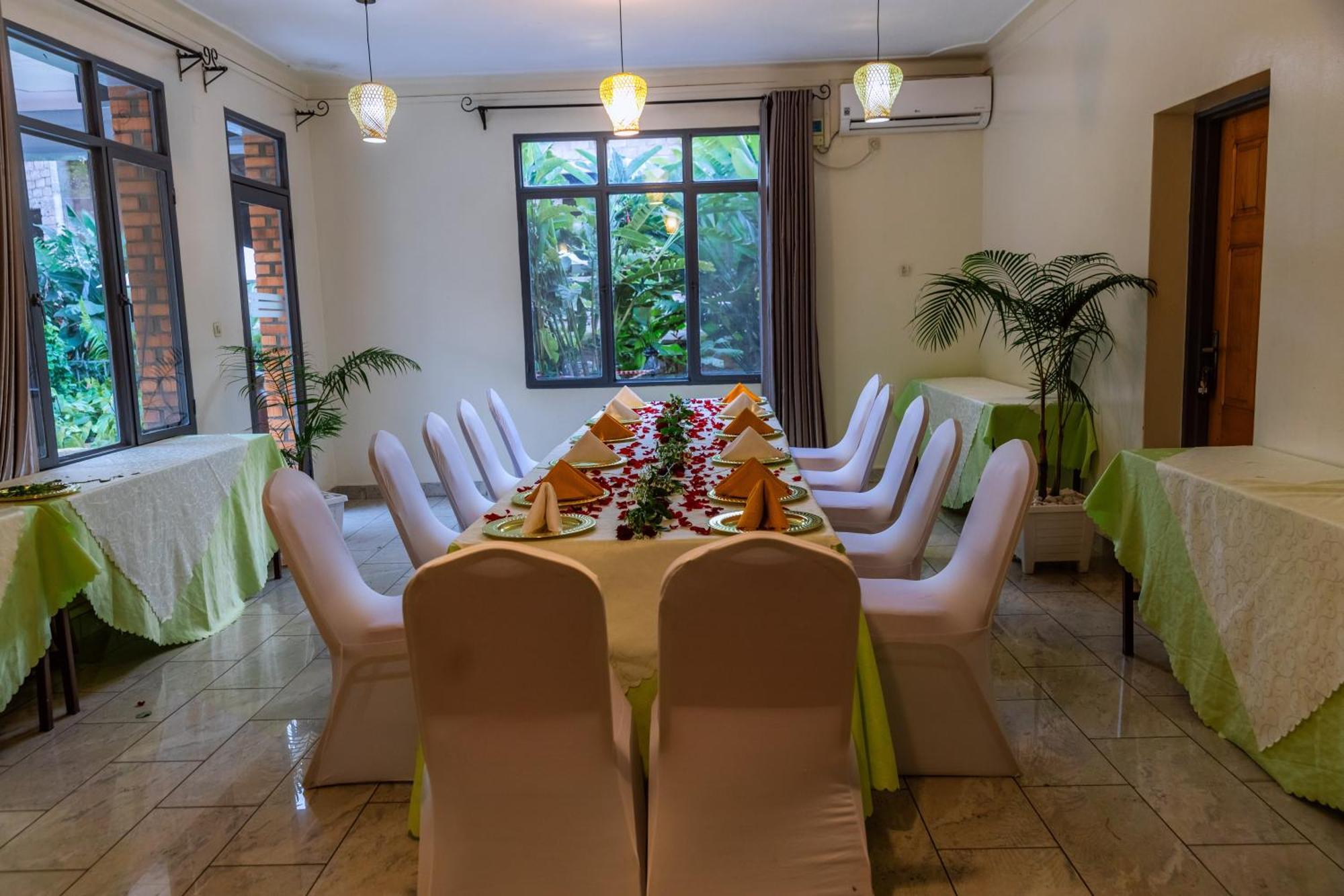 One Click Hotel Kigali Eksteriør bilde